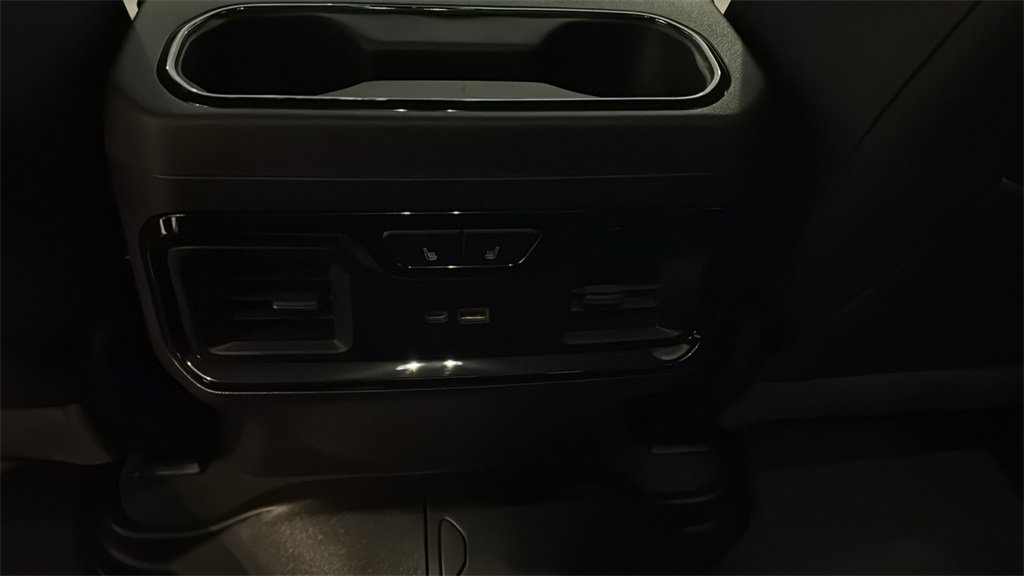 Used 2024 GMC Sierra 1500 AT4 w/ Technology Package image 21