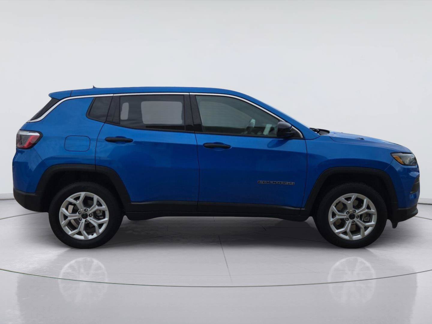 Used 2025 Jeep Compass Sport AWD/4WD image 6