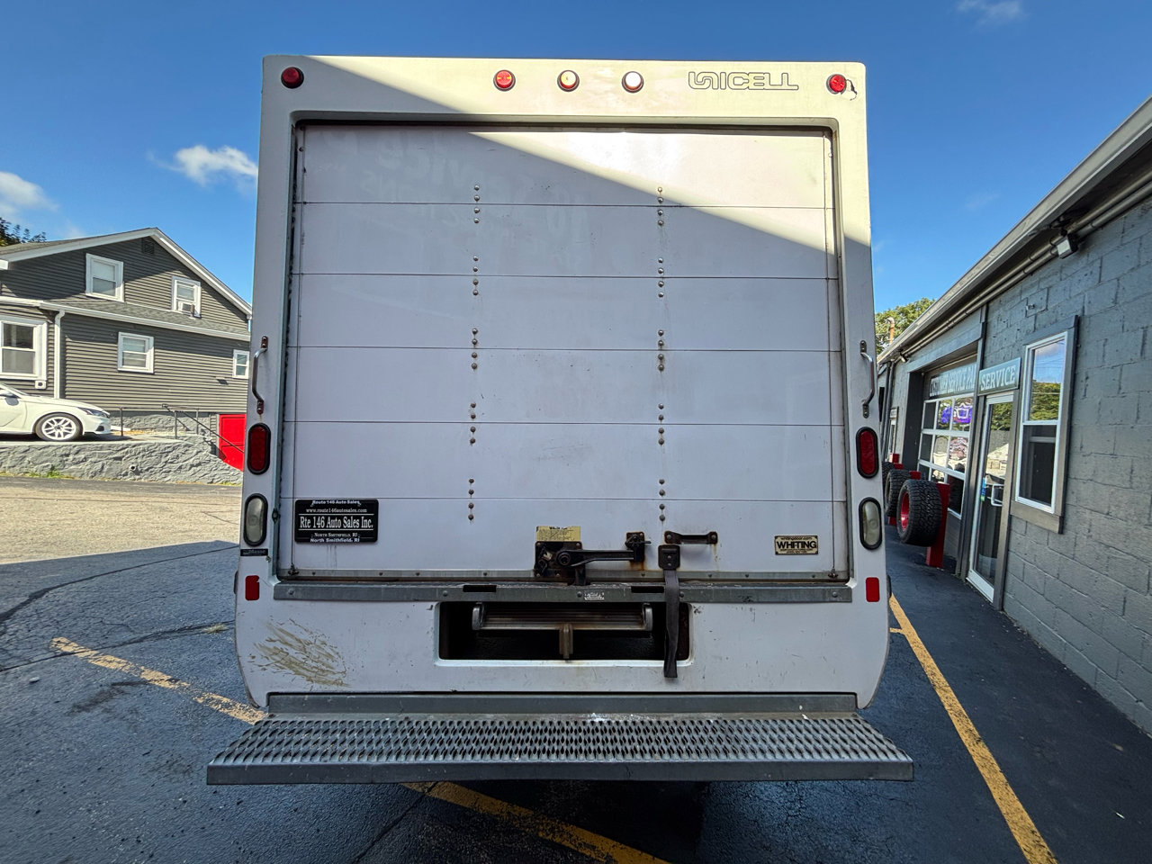 Used 2017 GMC Savana 3500 Extended image 5