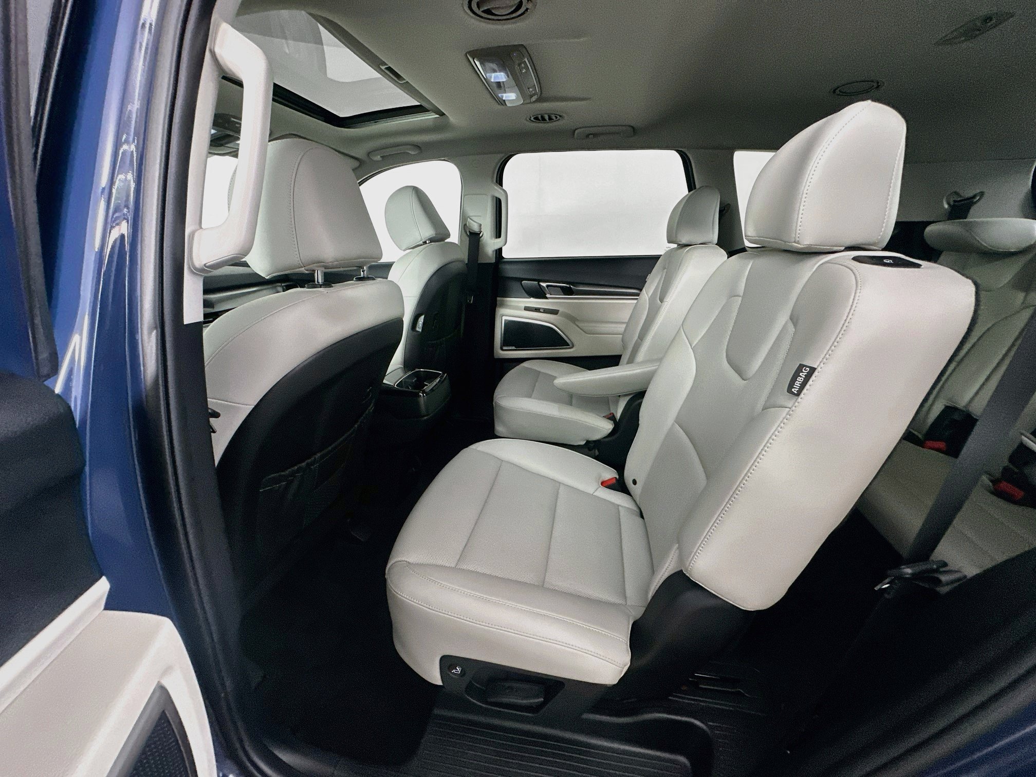 Used 2025 Kia Telluride S FWD image 29