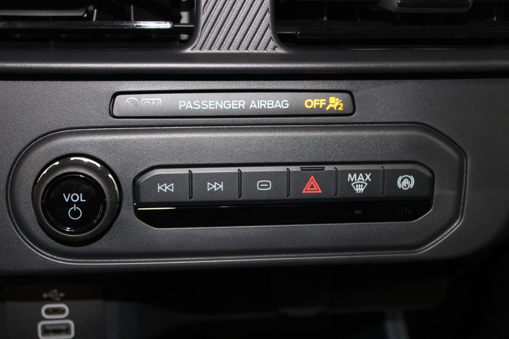 New 2025 Ford Maverick XL w/ Equipment Group 102A image 47