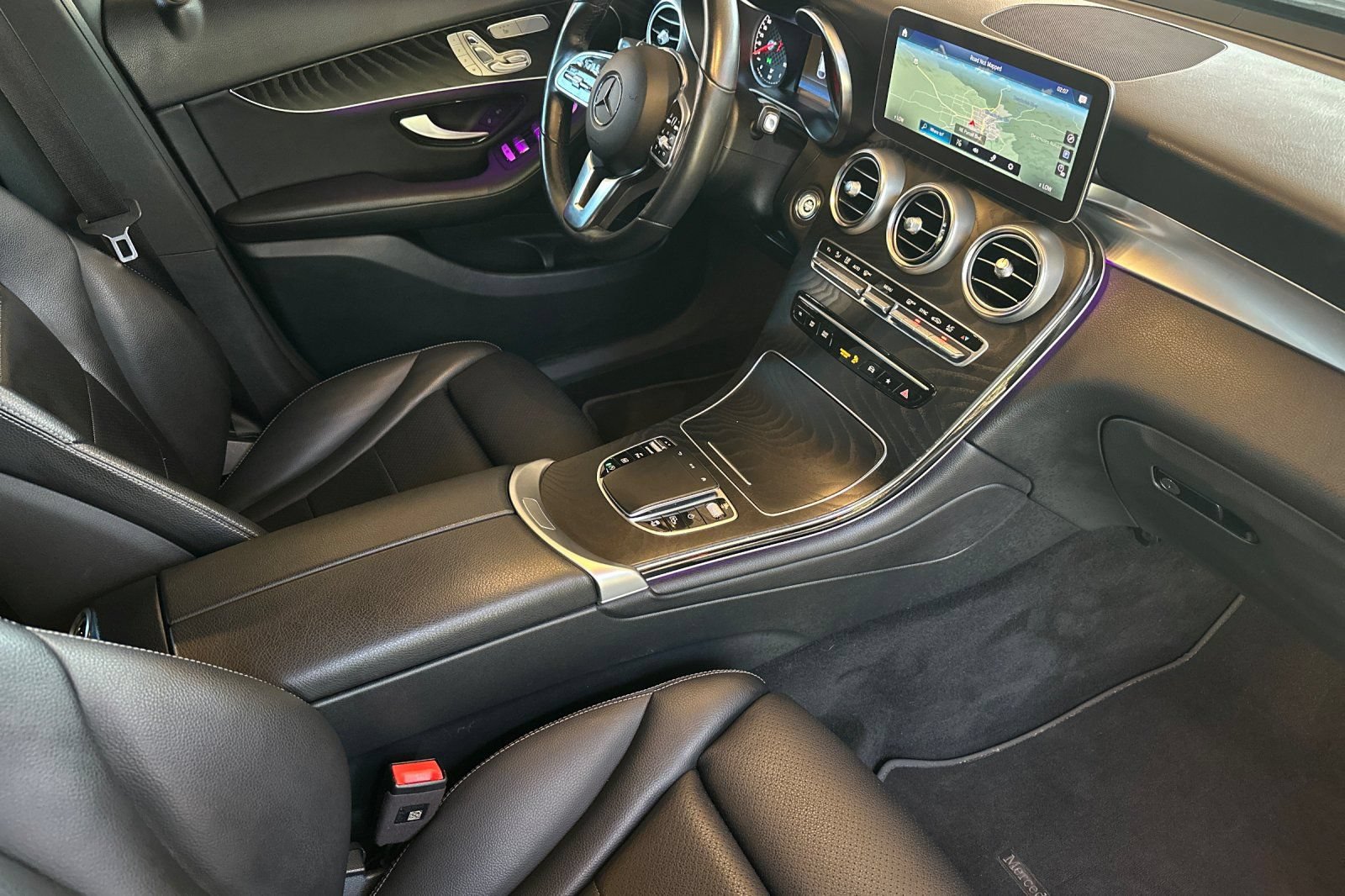 Used 2023 Mercedes-Benz GLC 300 4MATIC Coupe image 21