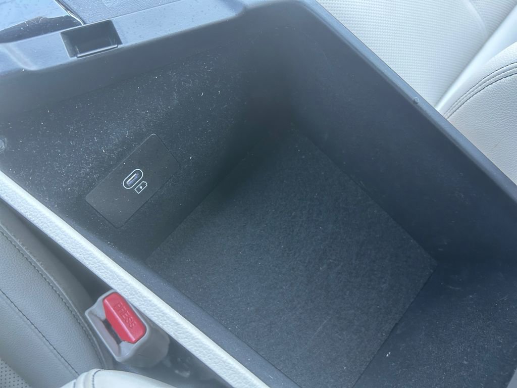 Used 2025 Genesis G70 2.5T AWD/4WD image 26