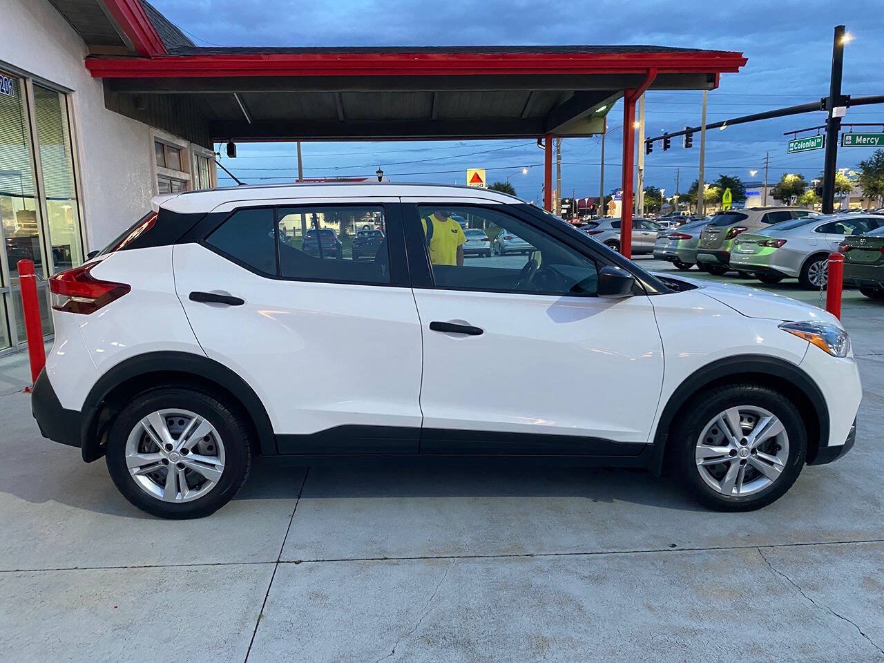 Used 2020 Nissan Kicks S FWD image 5