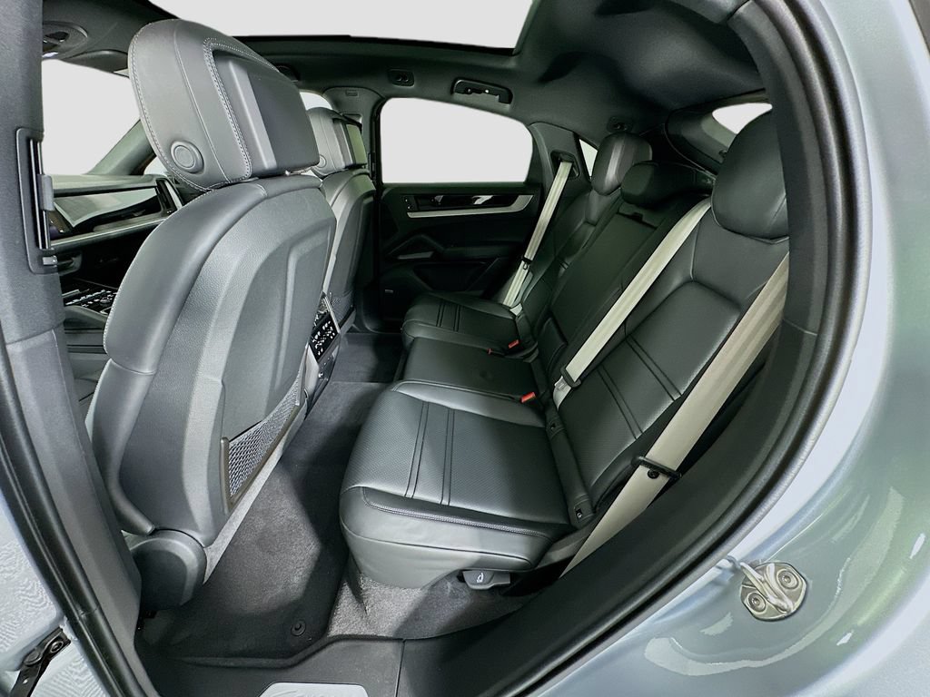 New 2026 Porsche Cayenne Coupe AWD/4WD image 23