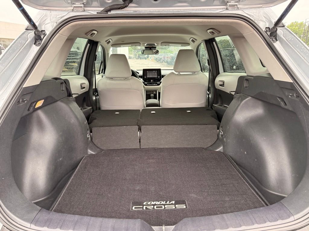Used 2022 Toyota Corolla Cross L FWD image 30