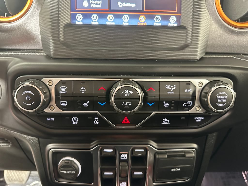 Used 2021 Jeep Gladiator Mojave w/ Cold Weather Group AWD/4WD image 29