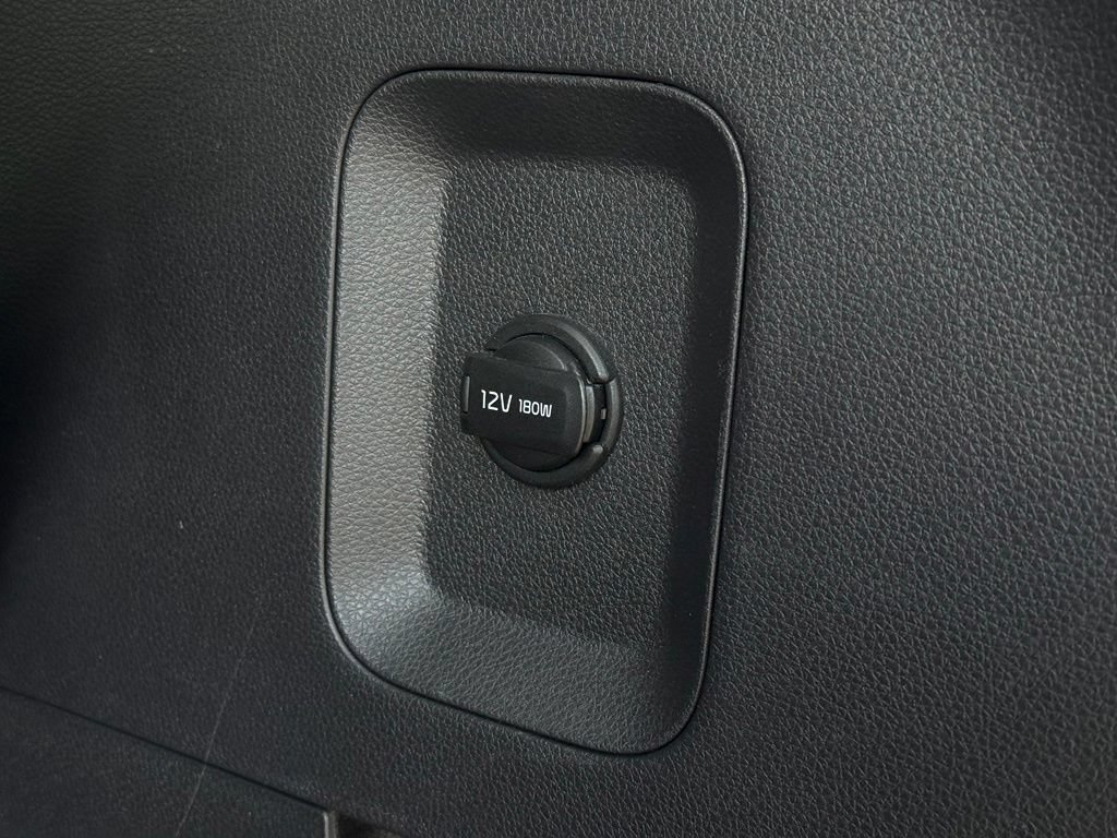 Used 2024 Kia Carnival LX FWD image 16