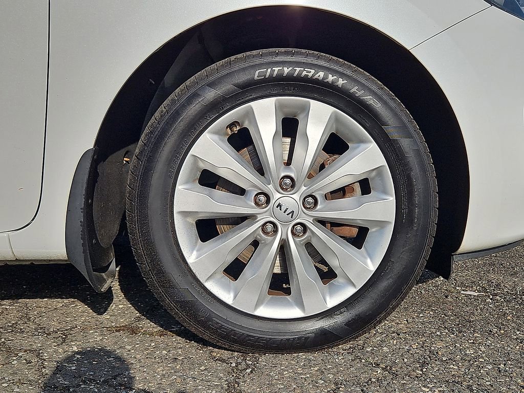 Used 2015 Kia Sedona EX image 9