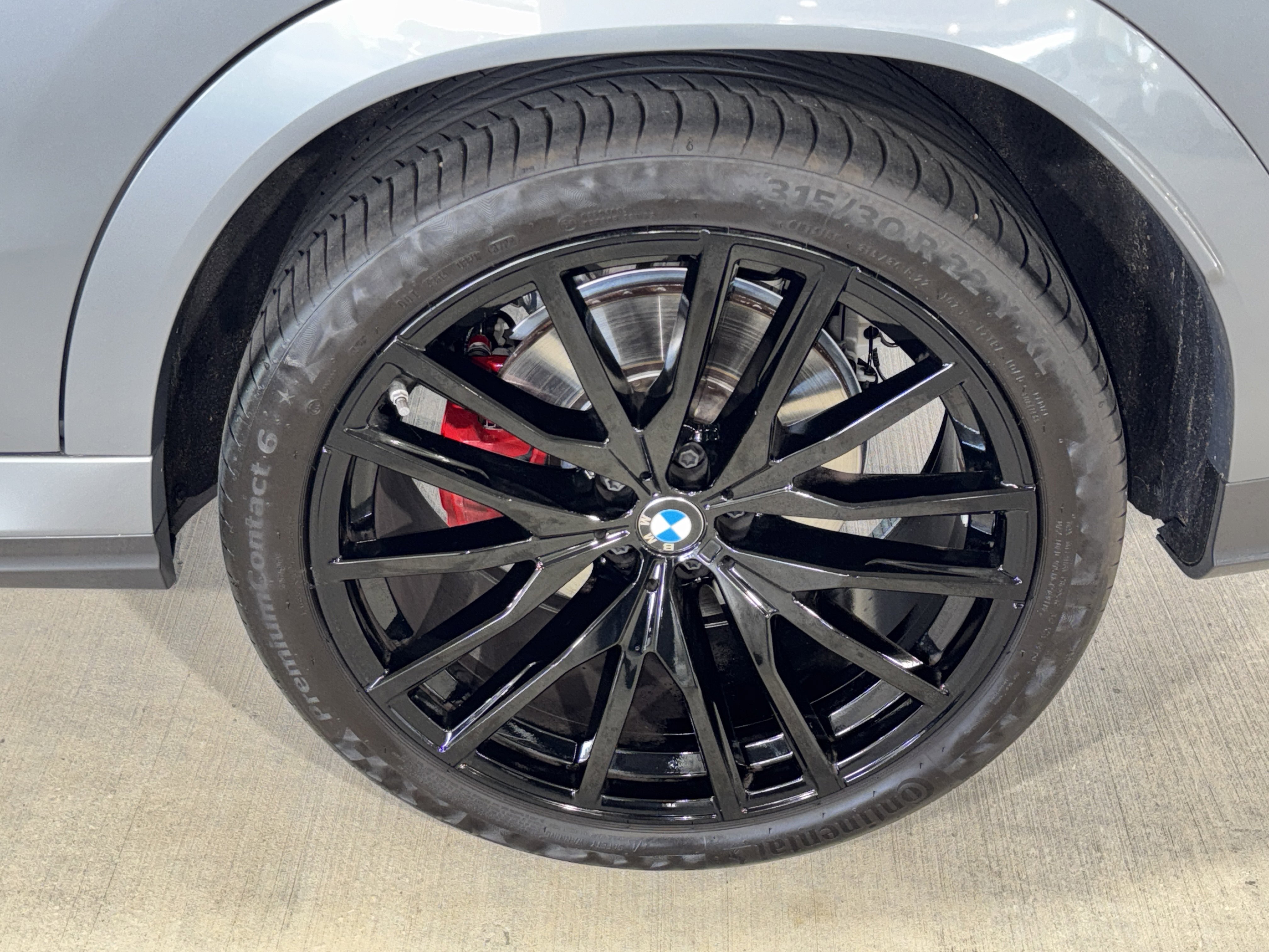 Used 2025 BMW X6 xDrive40i w/ Climate Comfort Package image 36