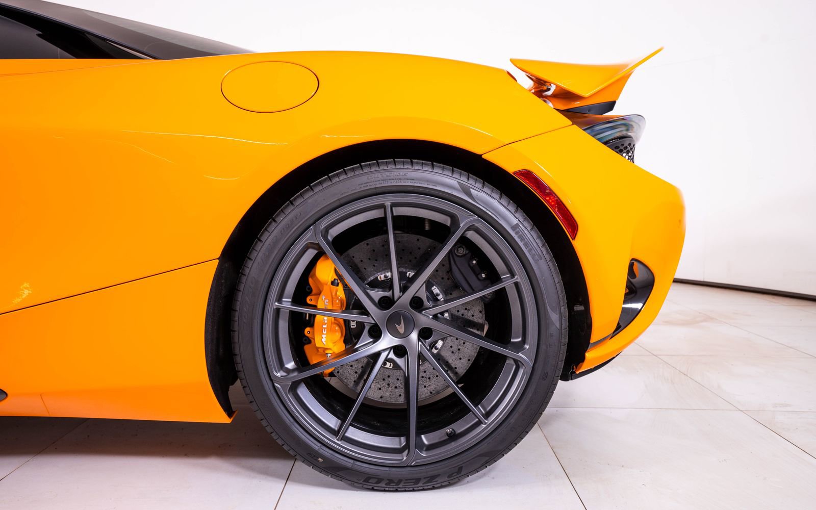 Used 2026 McLaren 750S Spider RWD image 17