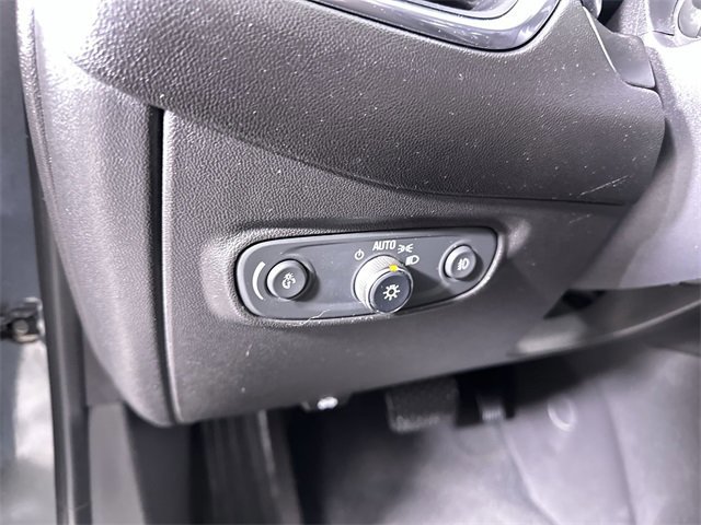 Used 2020 Chevrolet Equinox LT image 18