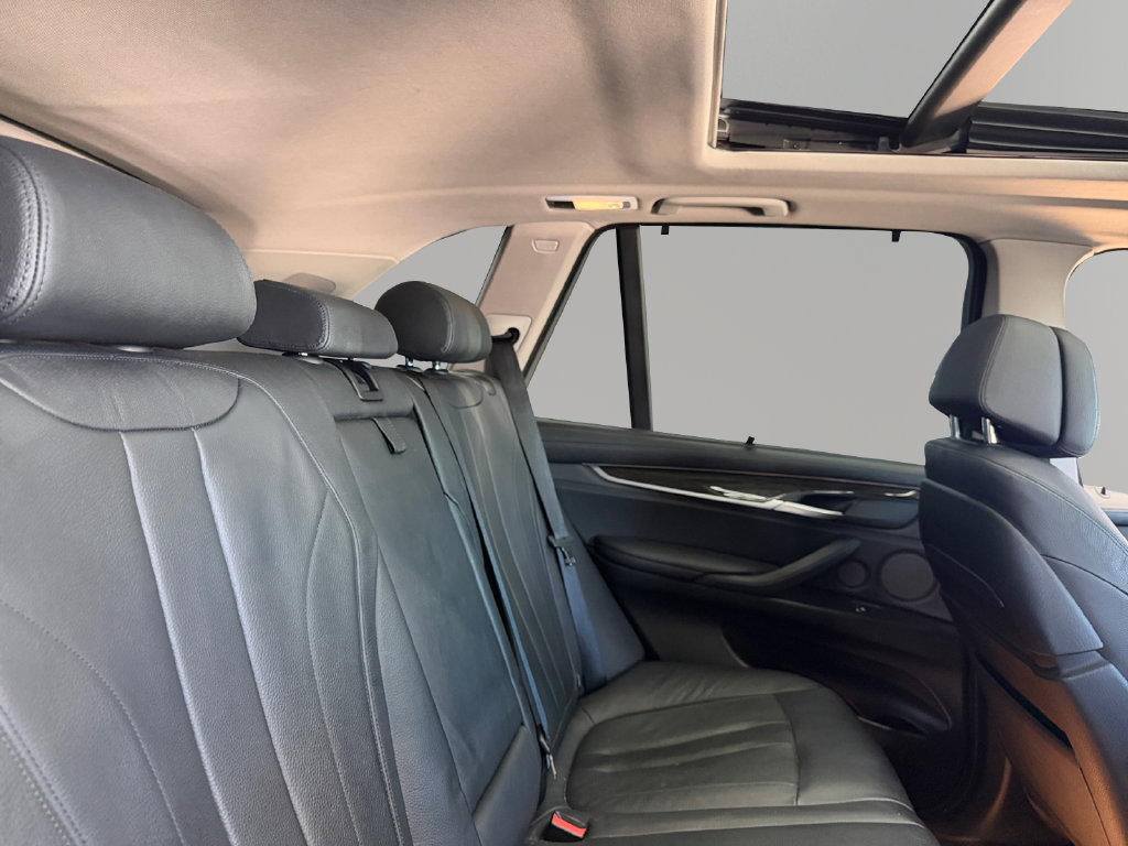 Used 2015 BMW X5 xDrive50i AWD/4WD image 27