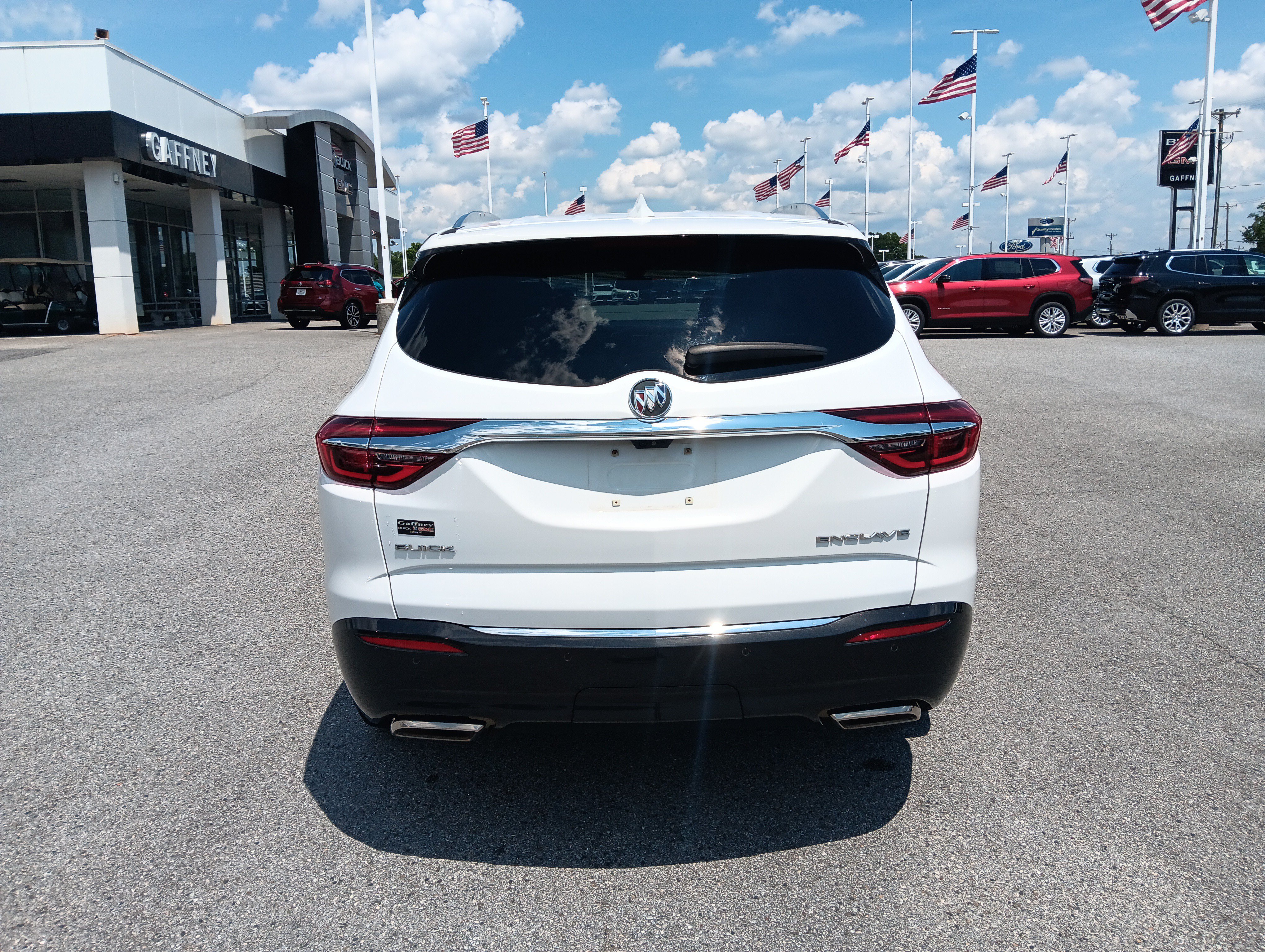 Used 2018 Buick Enclave Essence w/ Trailering Package FWD image 5