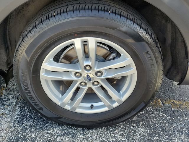 Used 2023 Ford Explorer XLT image 6