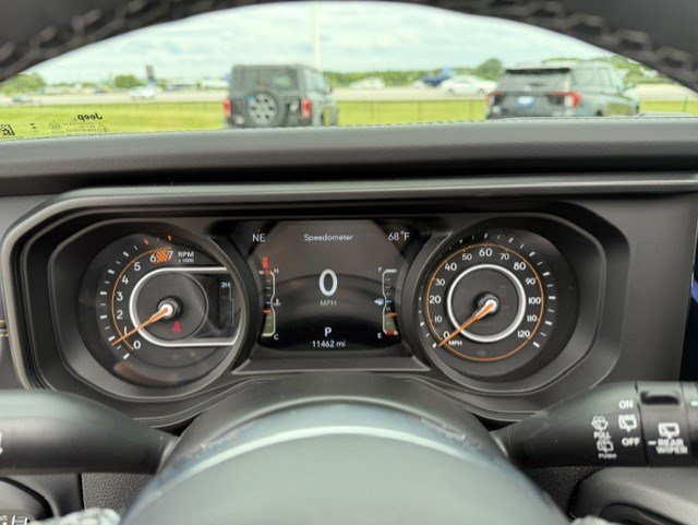 Used 2026 Jeep Wrangler Unlimited Sahara AWD/4WD image 16