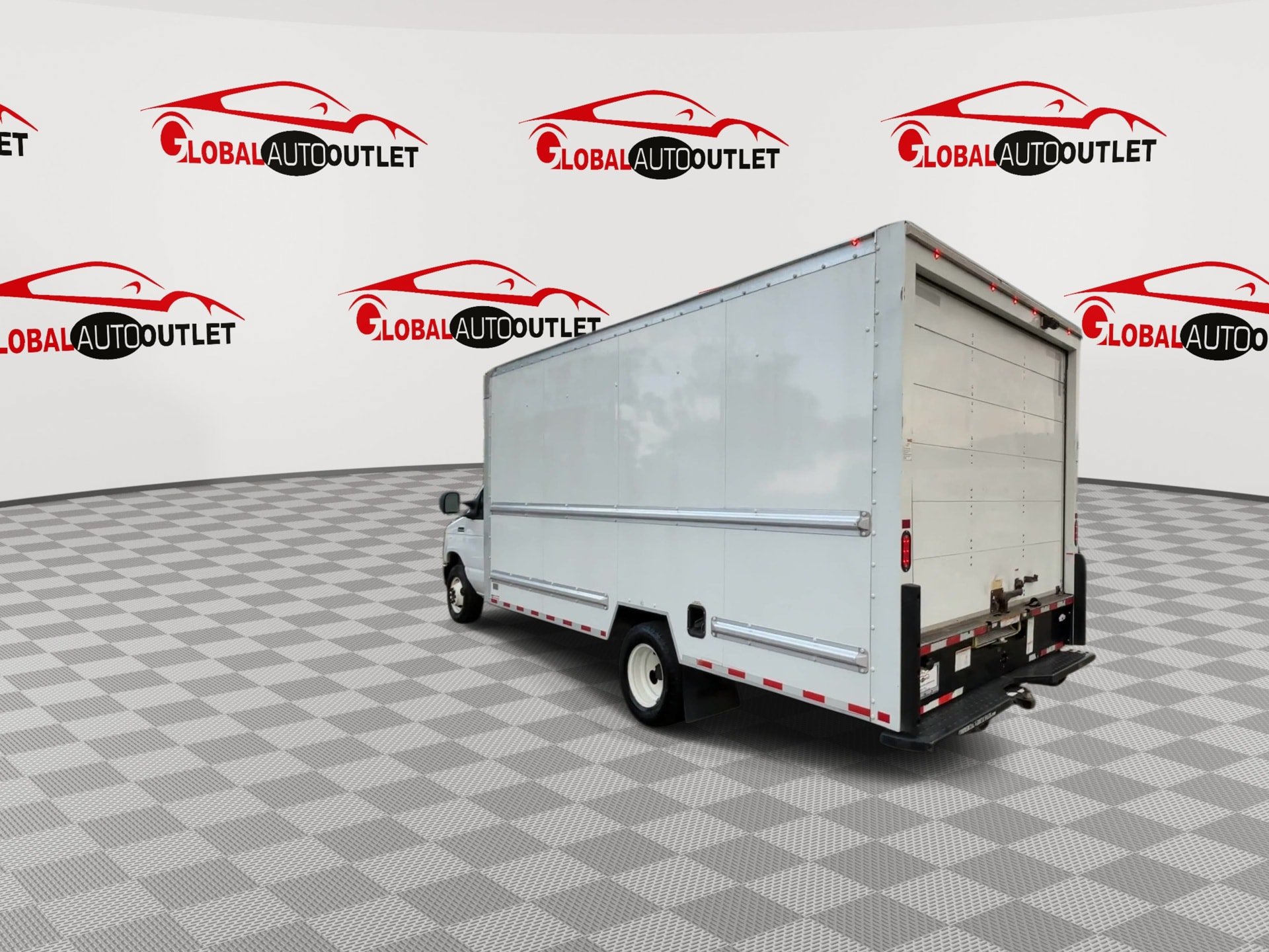 Used 2021 Ford E-350 and Econoline 350 Super Duty RWD image 7