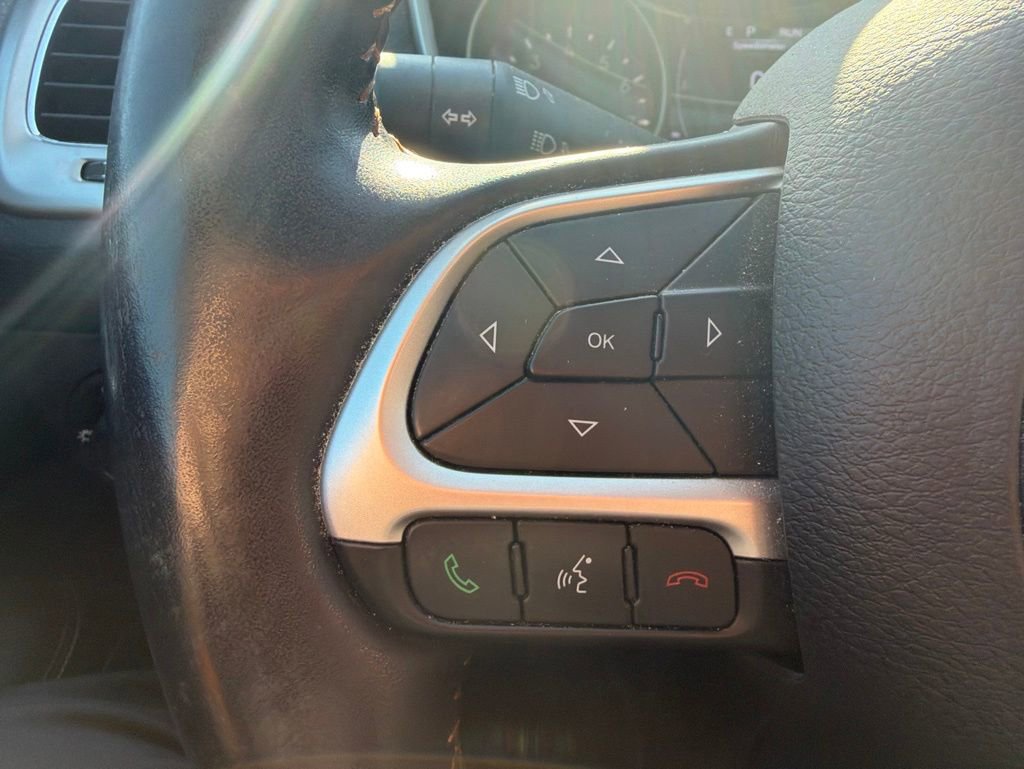 Used 2020 Jeep Compass Latitude FWD image 19