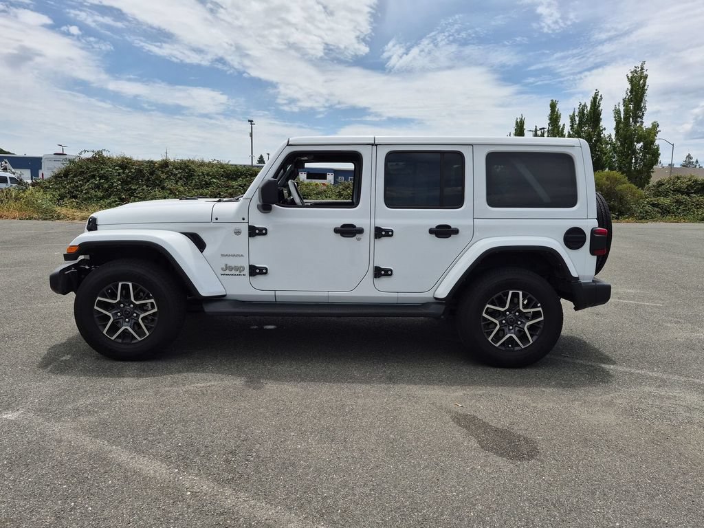 Used 2024 Jeep Wrangler Unlimited Sahara w/ Technology Group AWD/4WD image 6