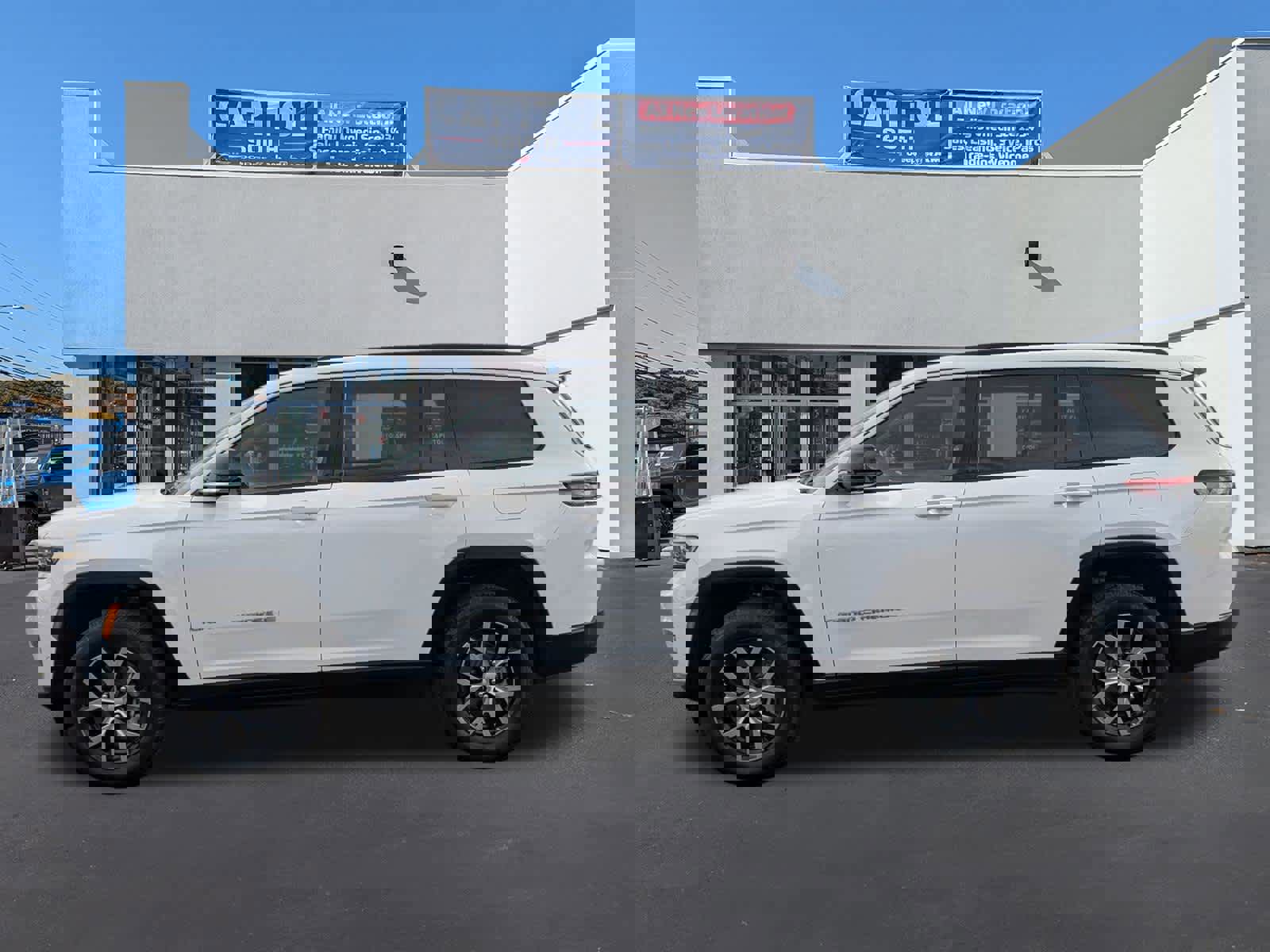 Used 2024 Jeep Grand Cherokee L Limited w/ Luxury Tech Group II image 5