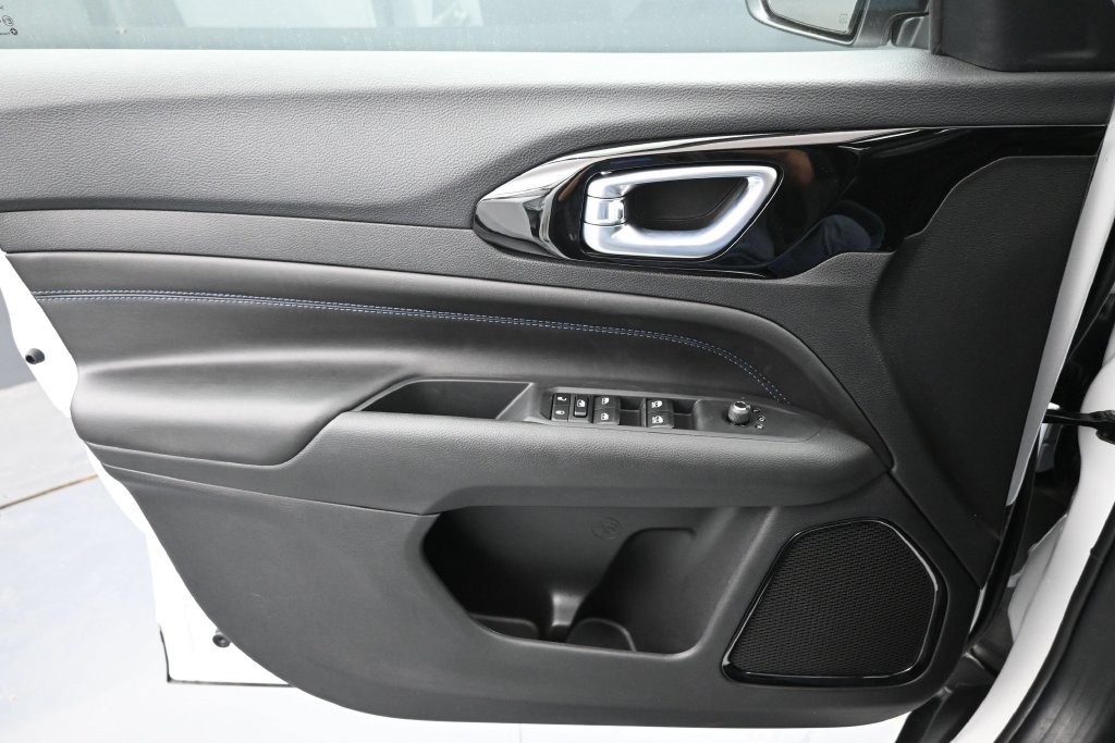 New 2026 Jeep Compass Latitude AWD/4WD image 14
