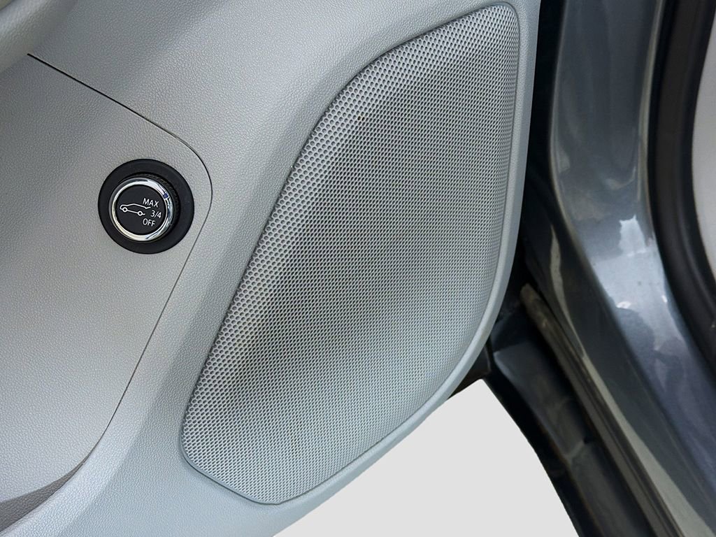 Used 2021 GMC Acadia SLE w/ Driver Convenience Package image 28