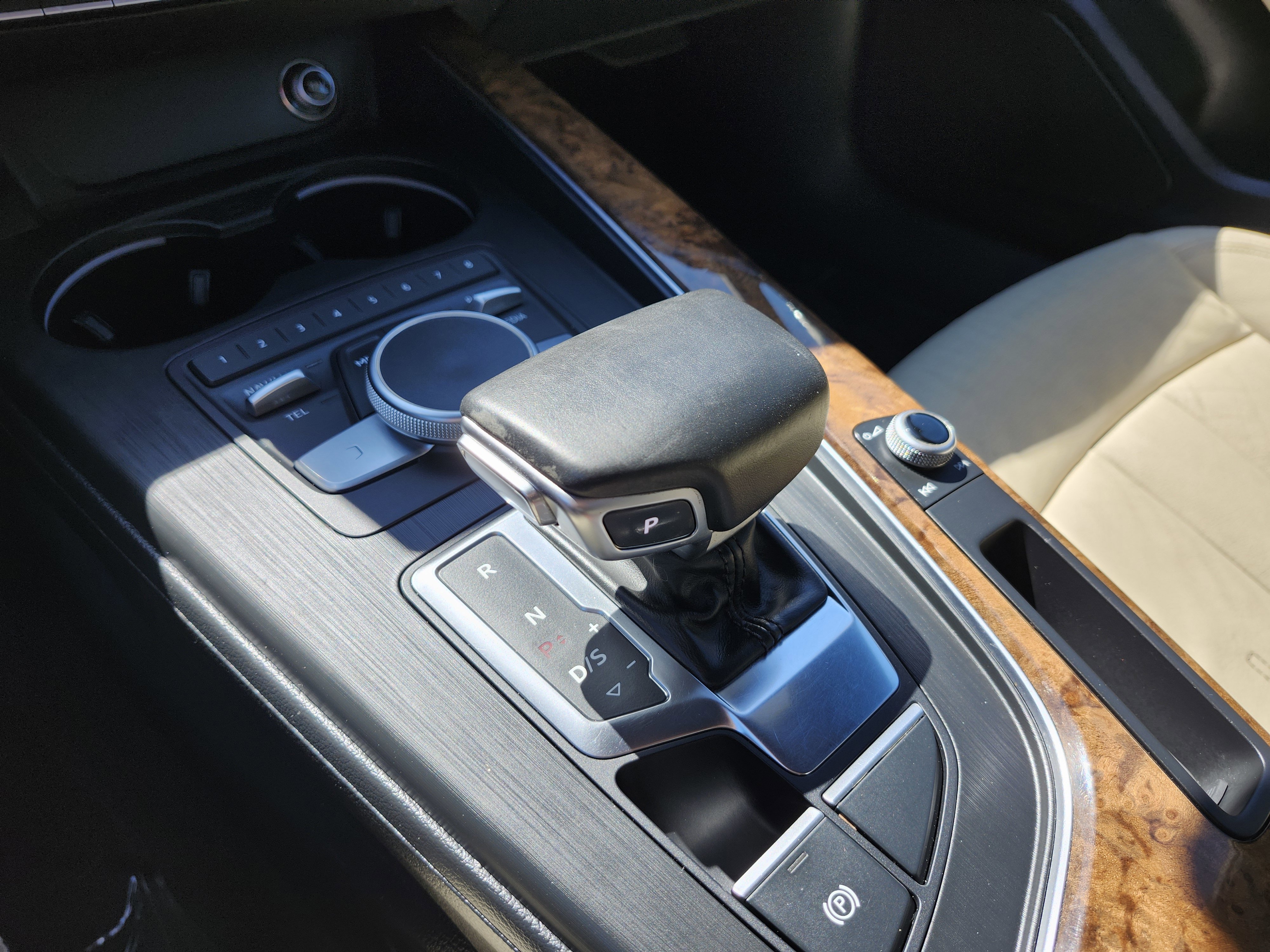 Used 2017 Audi A4 2.0T Premium w/ Audi MMI Navigation Plus image 39