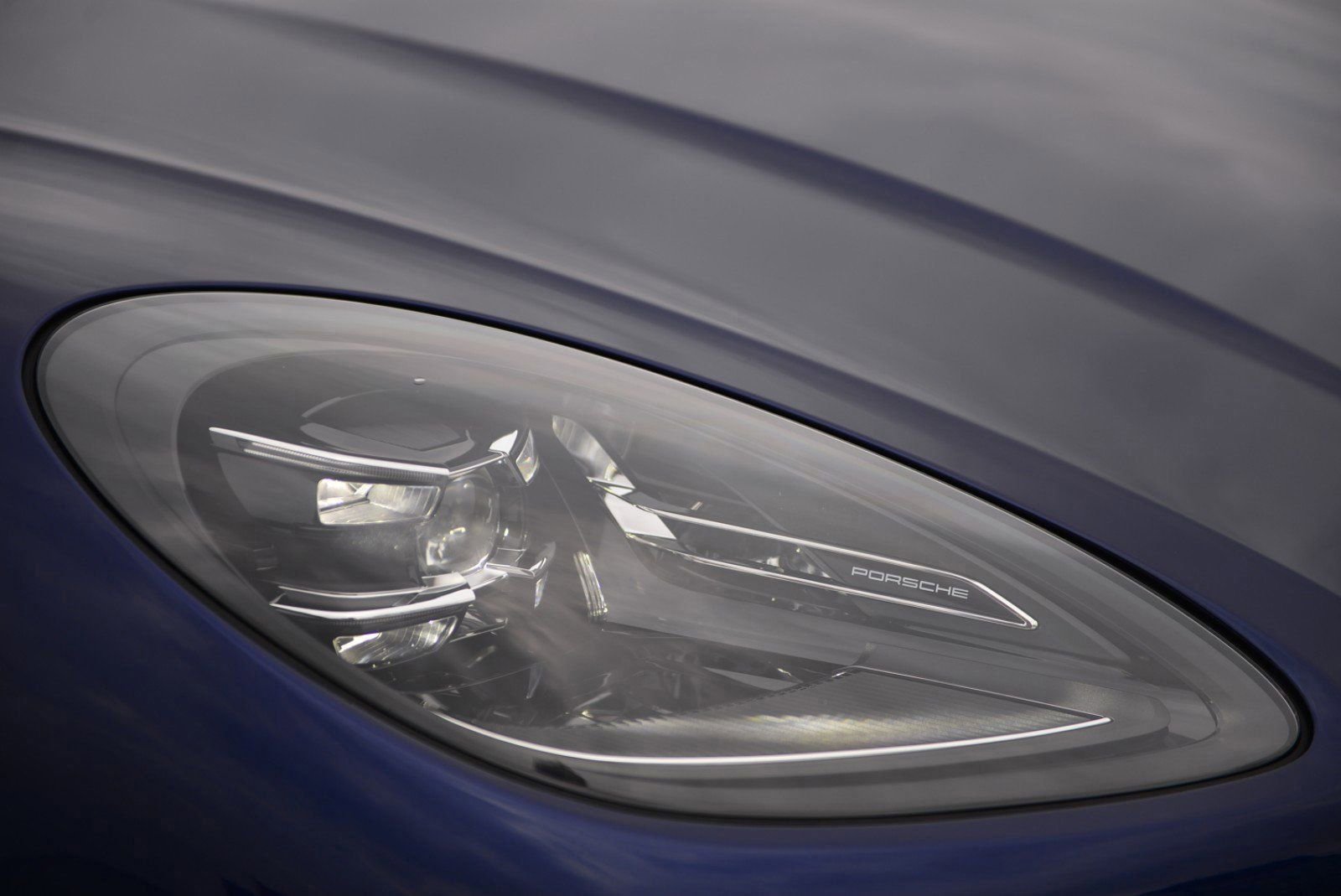 Used 2025 Porsche Macan image 11