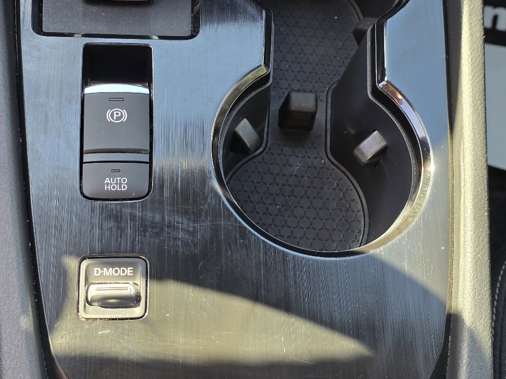 Used 2024 Nissan Rogue S image 19