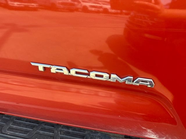 Used 2018 Toyota Tacoma TRD Off-Road w/ Technology Package AWD/4WD image 6