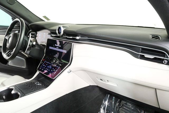Used 2023 Maserati Grecale Modena AWD/4WD image 26