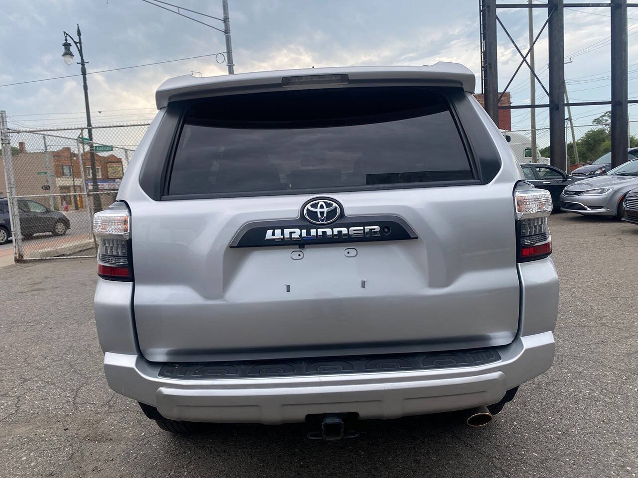 Used 2018 Toyota 4Runner TRD Off-Road Premium AWD/4WD image 9