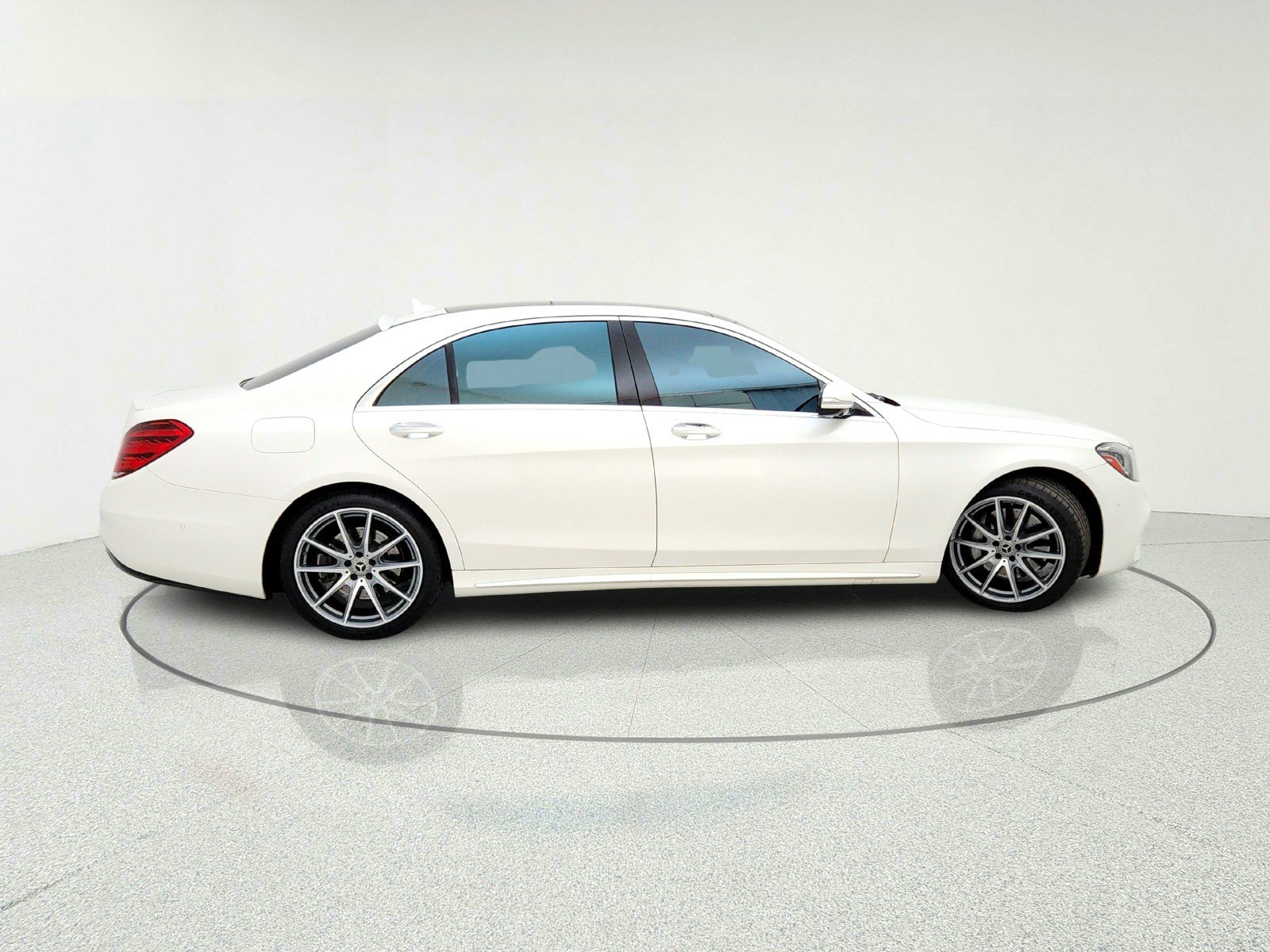 Used 2018 Mercedes-Benz S 560 Sedan image 7