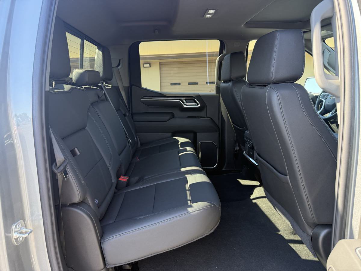 Used 2025 Chevrolet Silverado 1500 LTZ w/ LTZ Premium Package AWD/4WD image 28