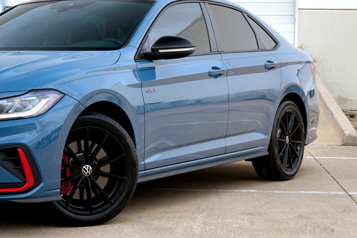 Used 2025 Volkswagen Jetta GLI Autobahn FWD image 21