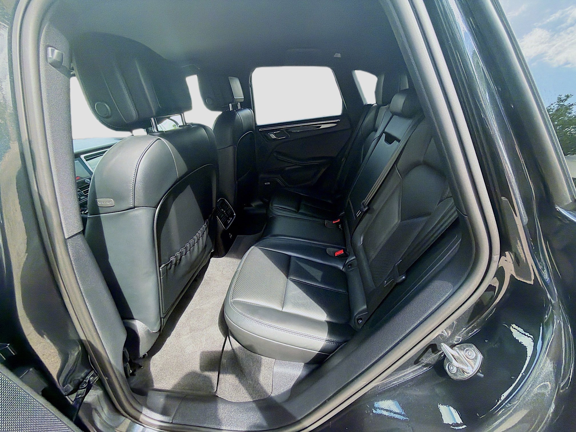 Used 2023 Porsche Macan image 21