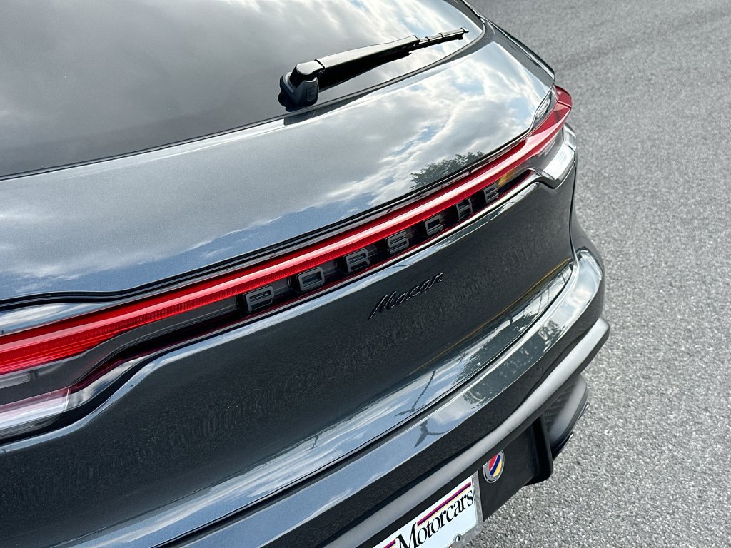 Certified 2024 Porsche Macan w/ Premium Plus Package AWD/4WD image 34