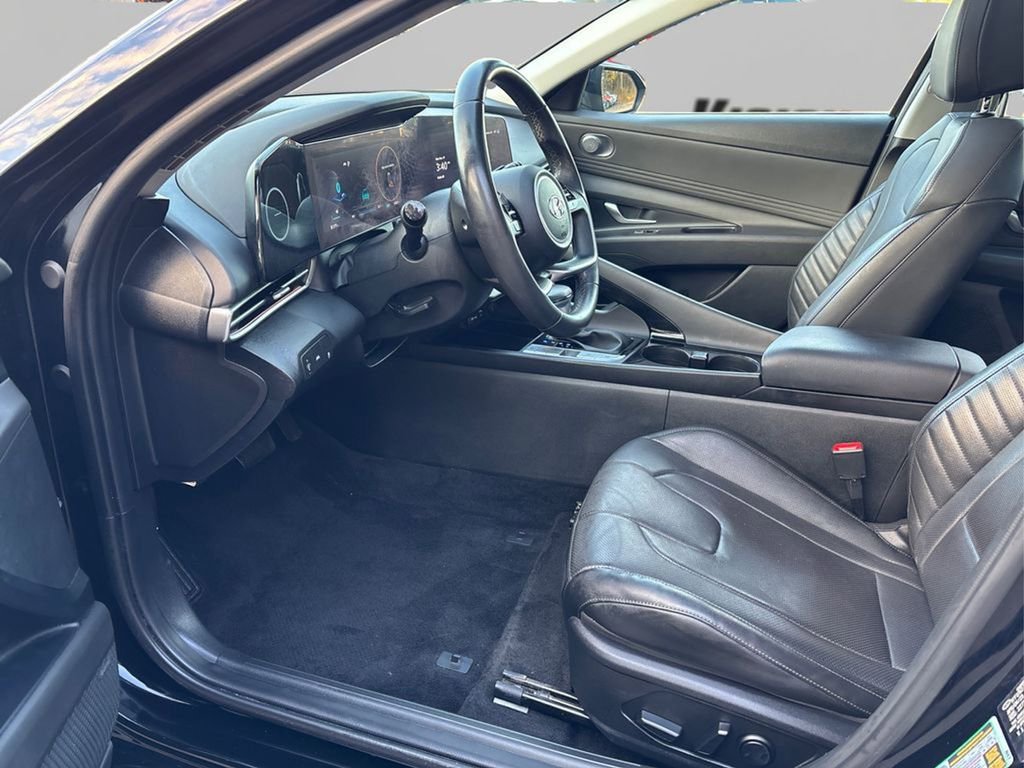 Certified 2023 Hyundai Elantra Limited image 9
