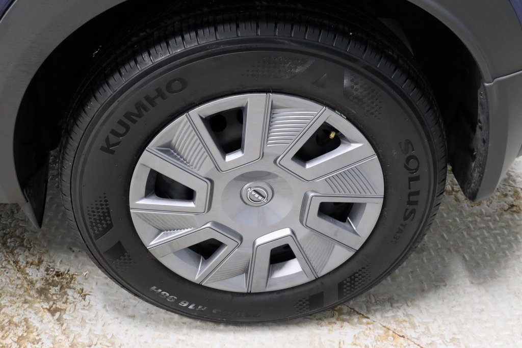 Certified 2025 Nissan Kicks S image 18