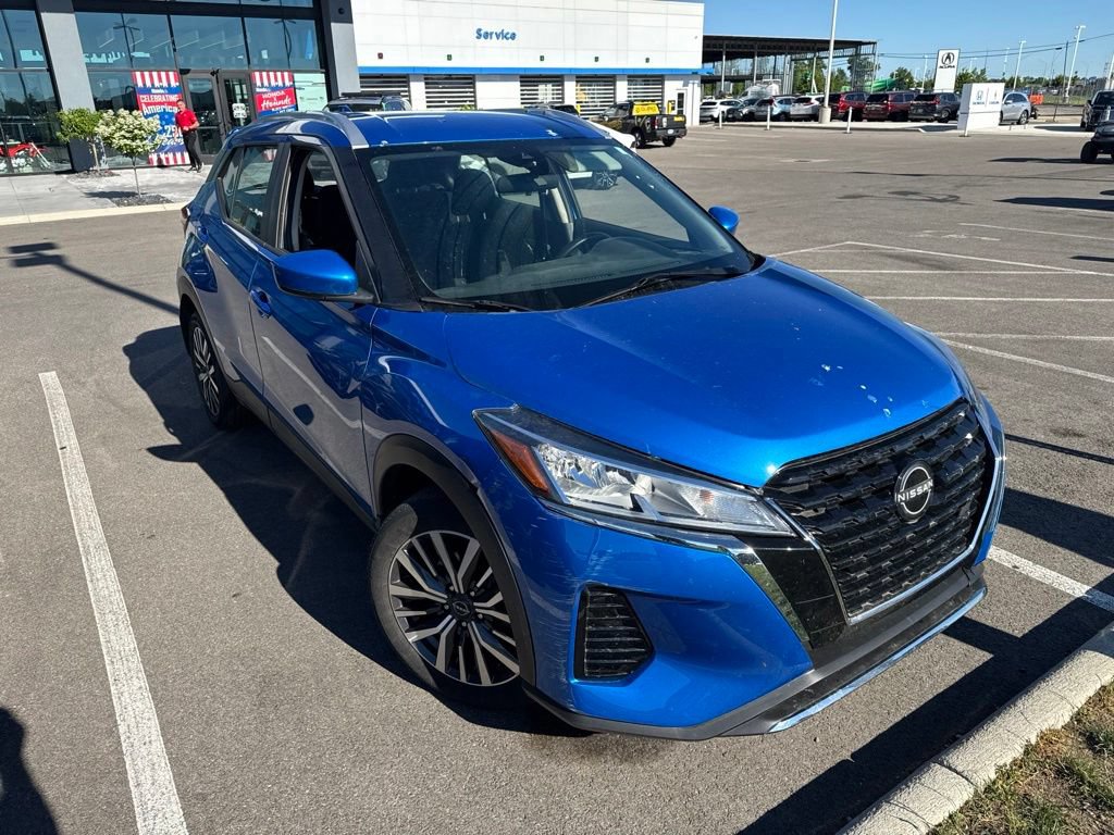 Used 2022 Nissan Kicks SV FWD image 3