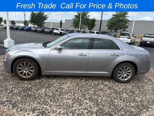 Used 2014 Chrysler 300 C RWD image 3