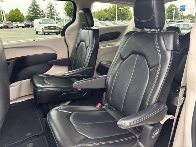 Used 2024 Chrysler Pacifica Touring-L FWD image 33