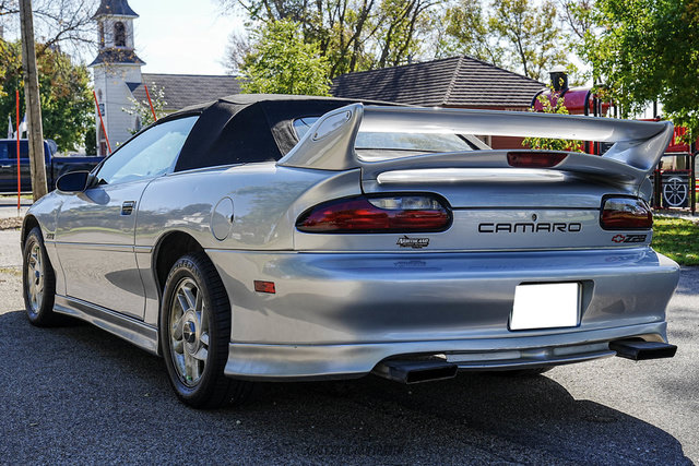 Used 1995 Chevrolet Camaro Z28 RWD image 15