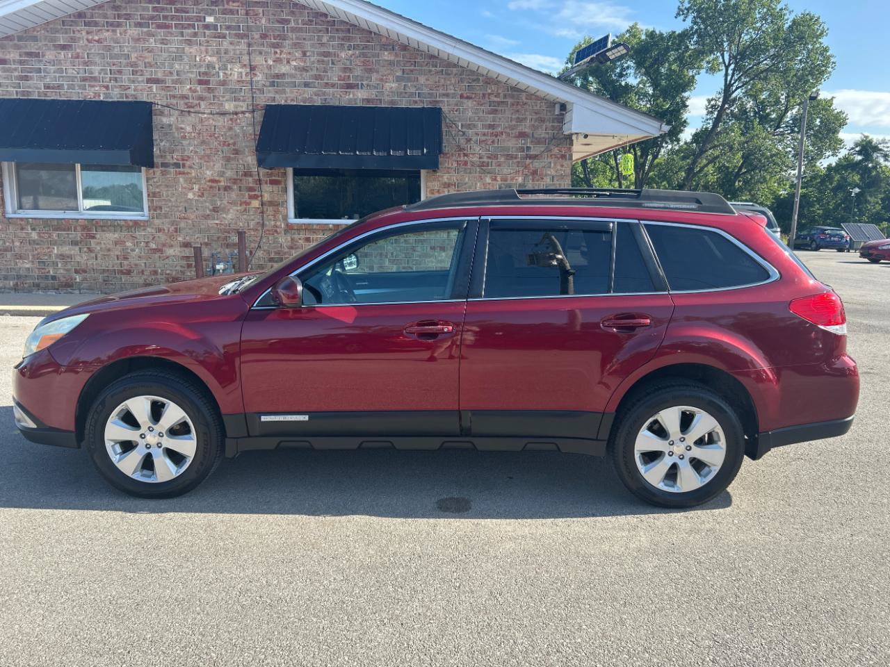 Used 2011 Subaru Outback 2.5i Premium AWD/4WD image 10
