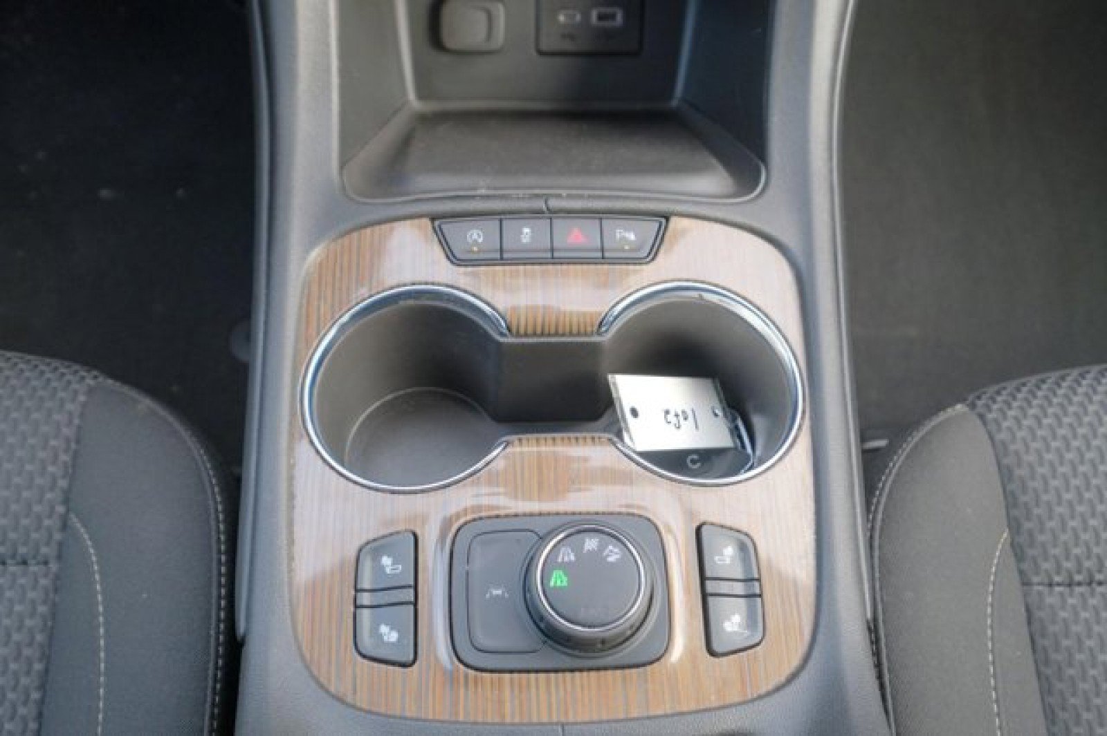 Used 2022 GMC Acadia SLE w/ Driver Convenience Package image 19