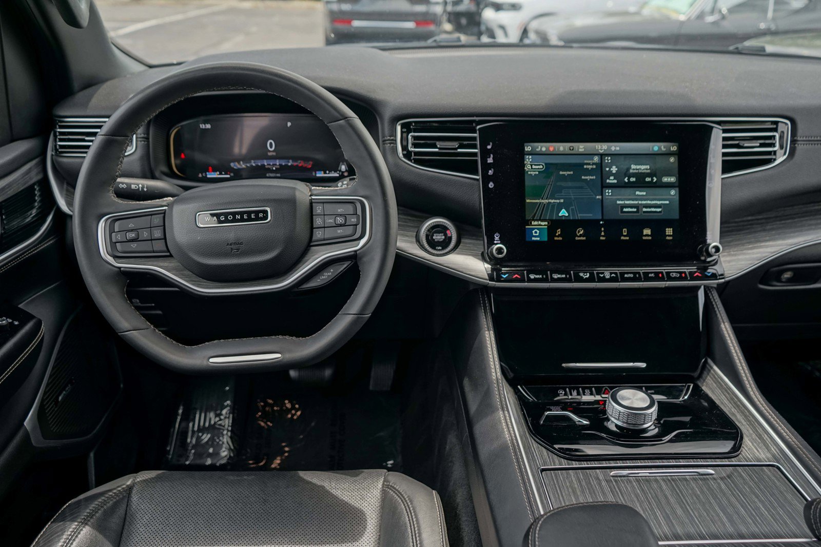 Used 2024 Jeep Wagoneer Series II w/ Flexible Seating Group image 12