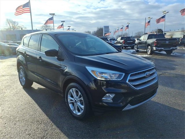 Used 2017 Ford Escape SE image 3