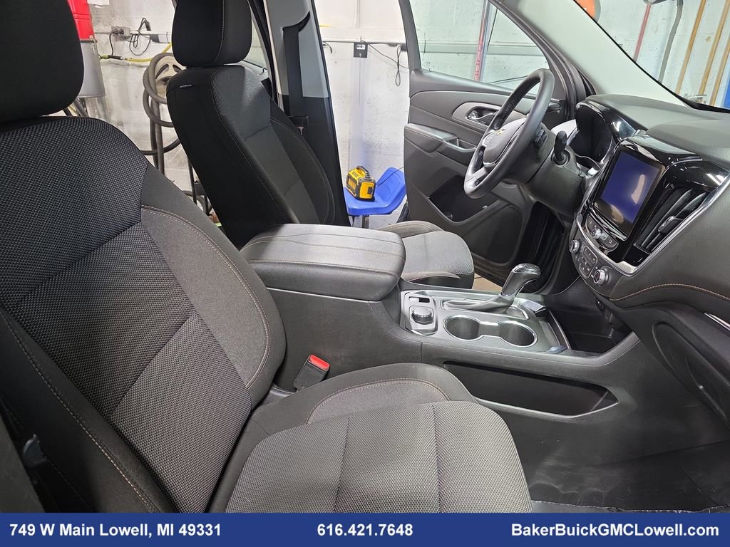 Used 2020 Chevrolet Traverse LT w/ Driver Confidence II Package image 10