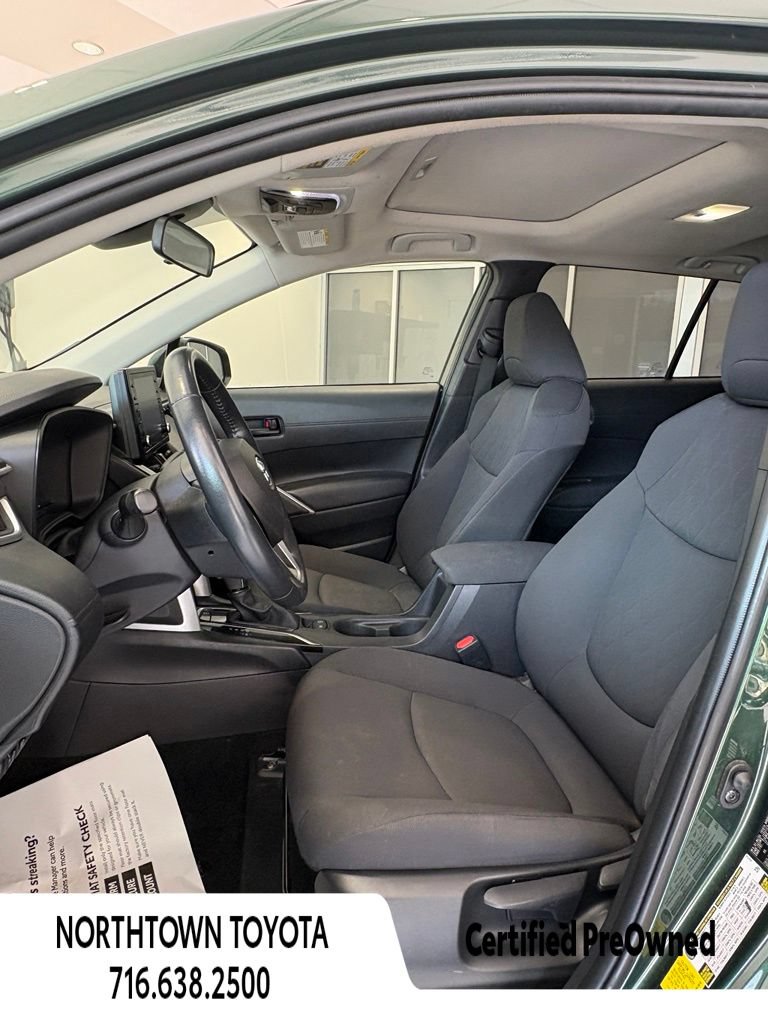 Used 2022 Toyota Corolla Cross LE w/ Moonroof Package AWD/4WD image 14