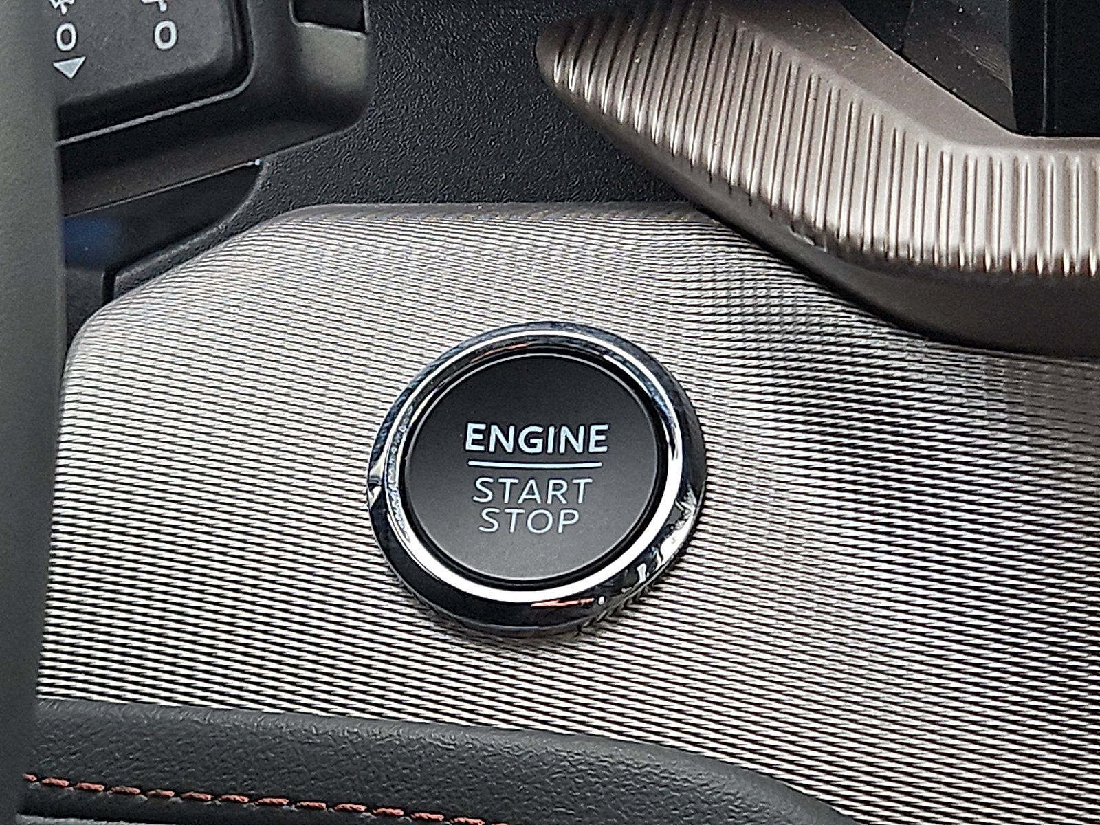 Used 2025 Ford Explorer Active image 23